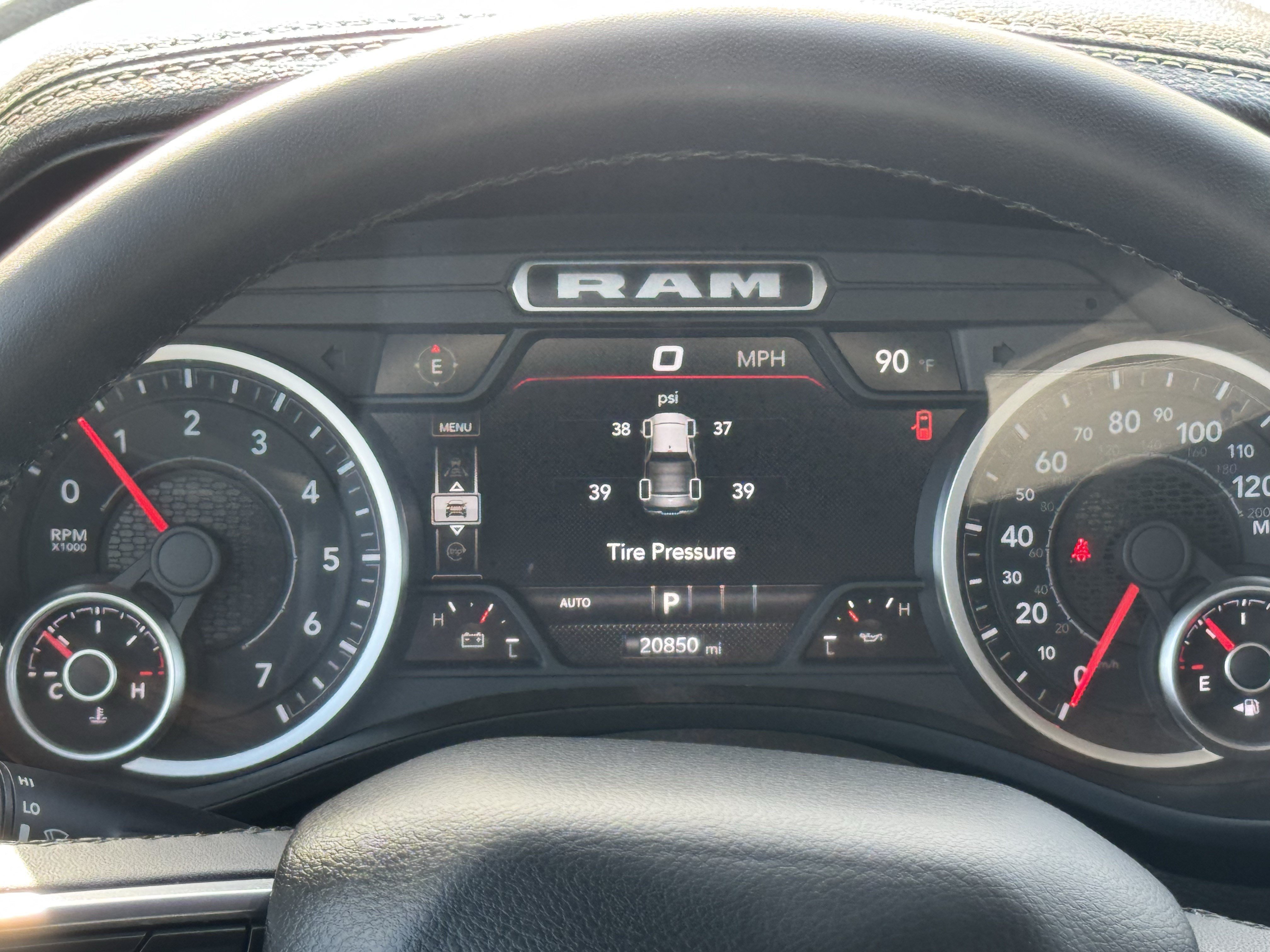 Used 2025 RAM 1500 Laramie w/ Sport Appearance Package AWD/4WD image 17