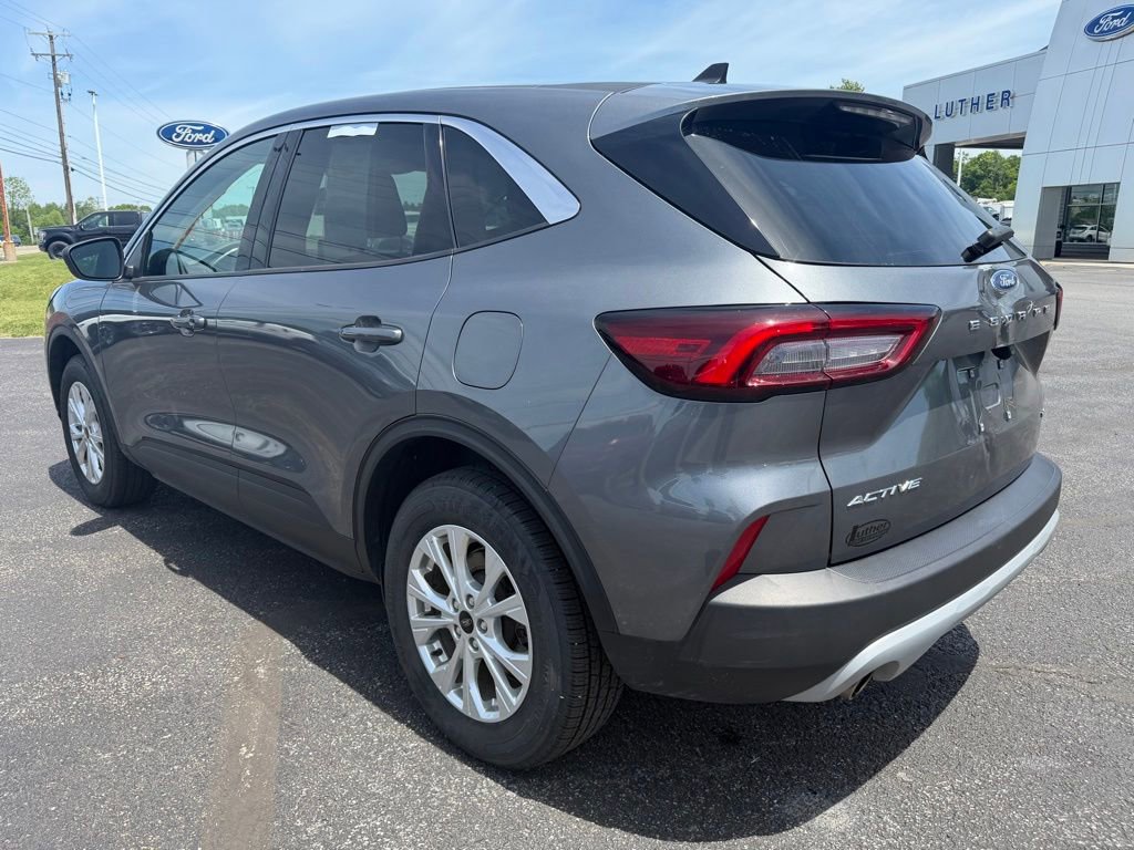 Used 2024 Ford Escape Active AWD/4WD image 3