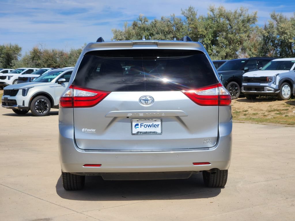Used 2019 Toyota Sienna XLE Premium AWD/4WD image 6
