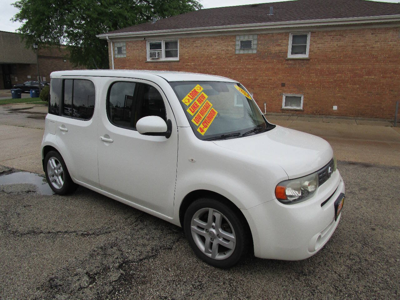 Used 2014 Nissan Cube 1.8 SL w/ SL Preferred Package FWD image 1