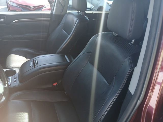Used 2015 Toyota Highlander Limited image 41