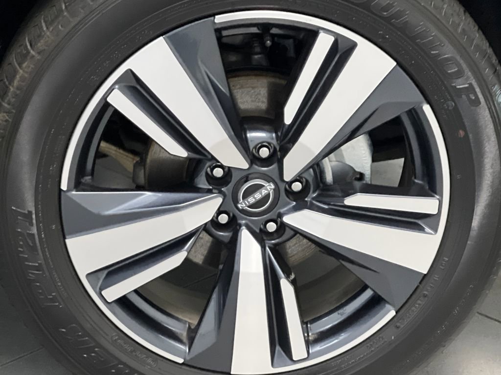 Used 2025 Nissan Rogue SL image 67