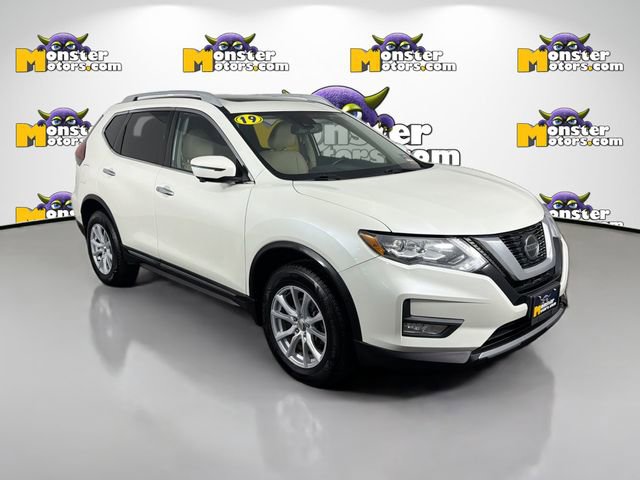 Used 2019 Nissan Rogue S image 3