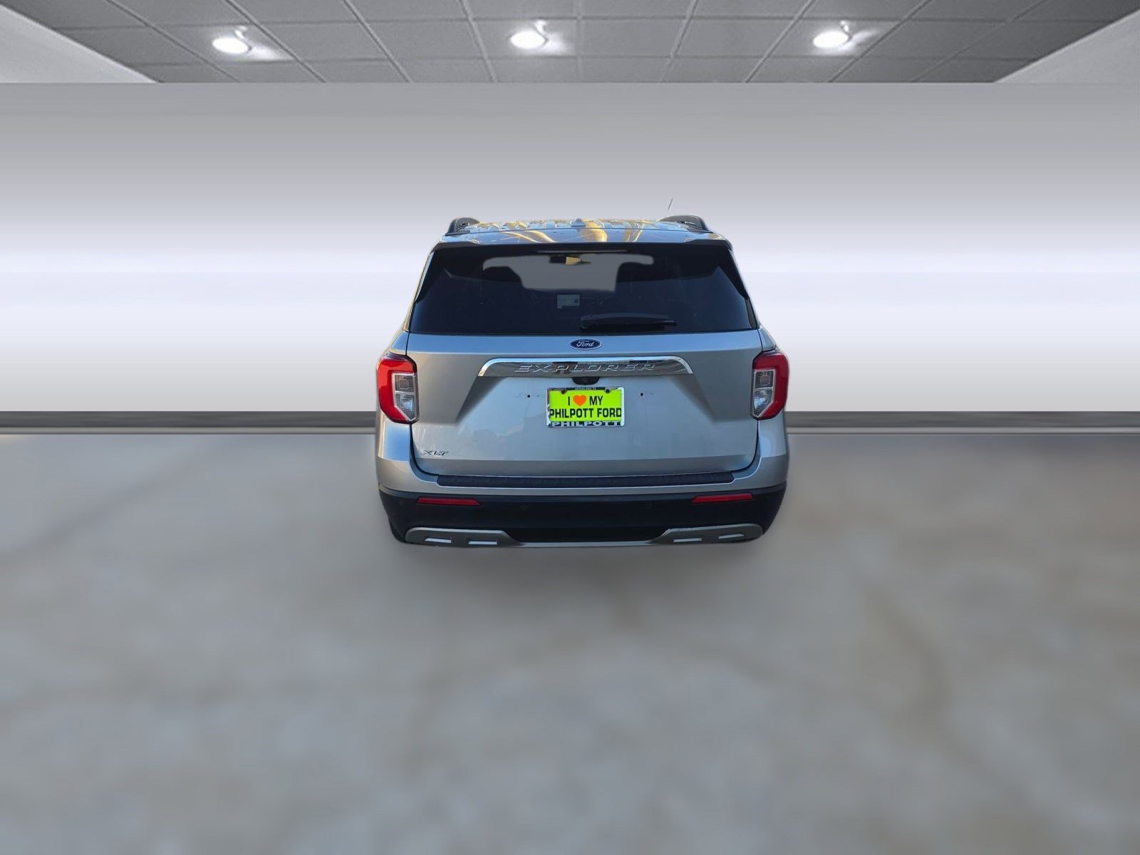 Used 2020 Ford Explorer XLT w/ Equipment Group 202A image 9