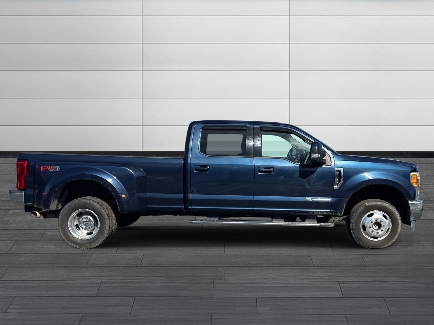 Used 2017 Ford F350 Lariat w/ Lariat Ultimate Package image 3