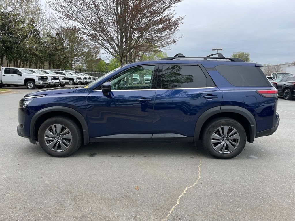 Used 2024 Nissan Pathfinder SV w/ Cargo Package FWD image 4