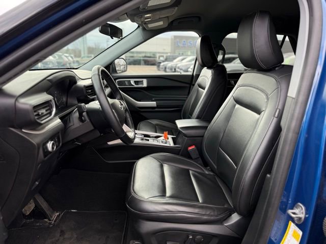 Used 2022 Ford Explorer XLT w/ Equipment Group 202A image 11