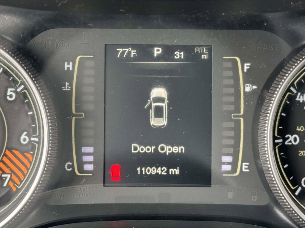 Used 2015 Jeep Cherokee Sport w/ Cold Weather Group AWD/4WD image 26