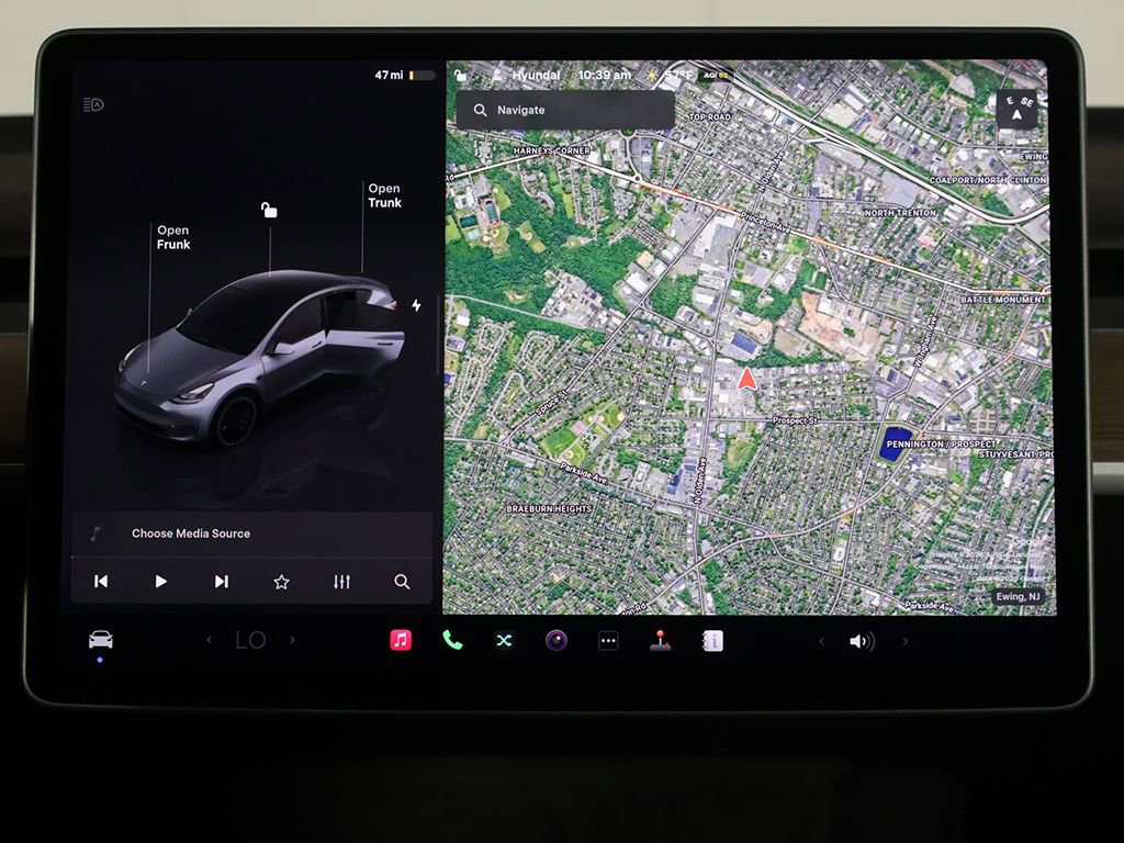 Used 2024 Tesla Model Y Performance AWD/4WD image 43