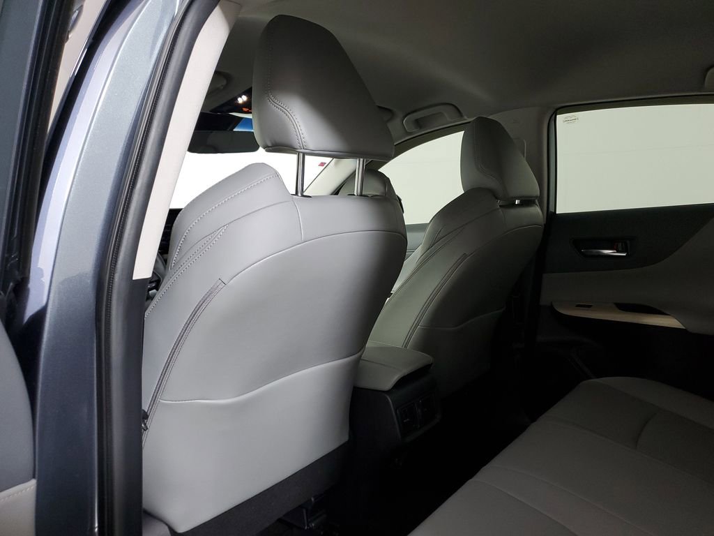 Used 2022 Toyota Venza XLE AWD/4WD image 12