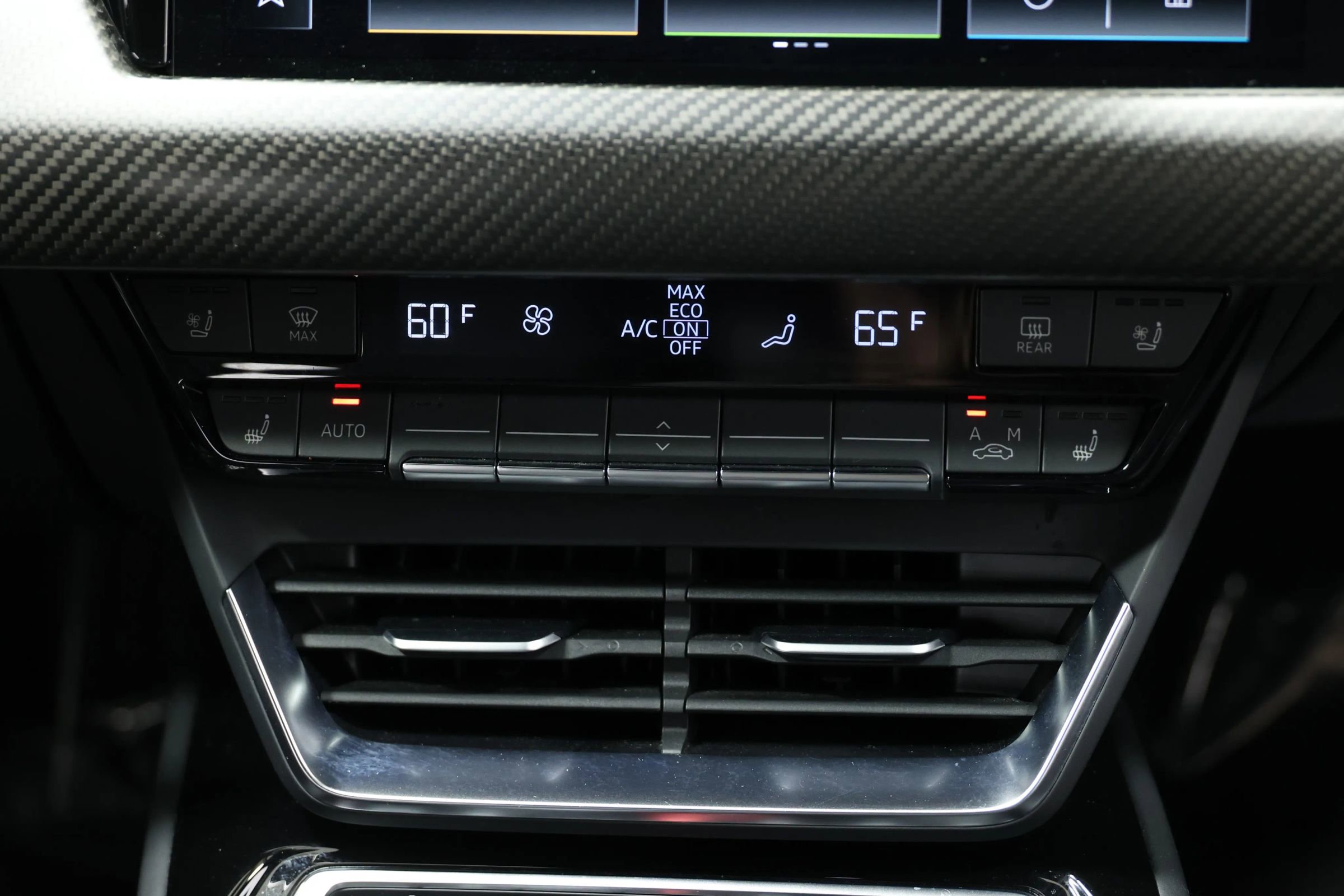 Used 2022 Audi RS e-tron GT w/ Carbon Performance Package image 40