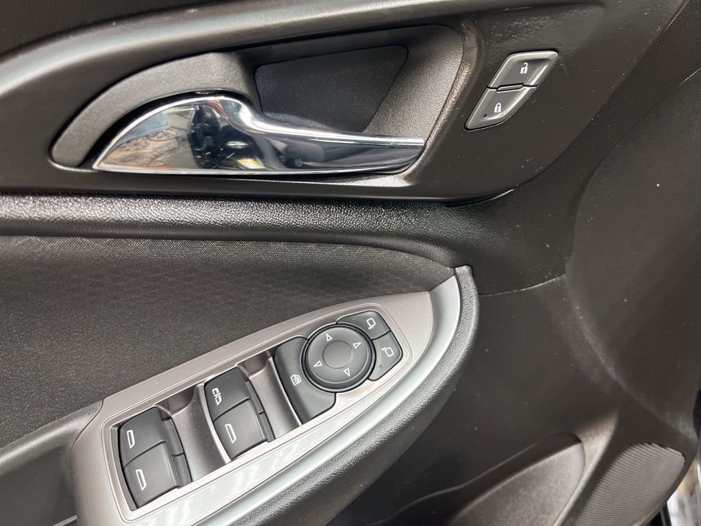 Used 2024 Chevrolet Malibu LT image 30