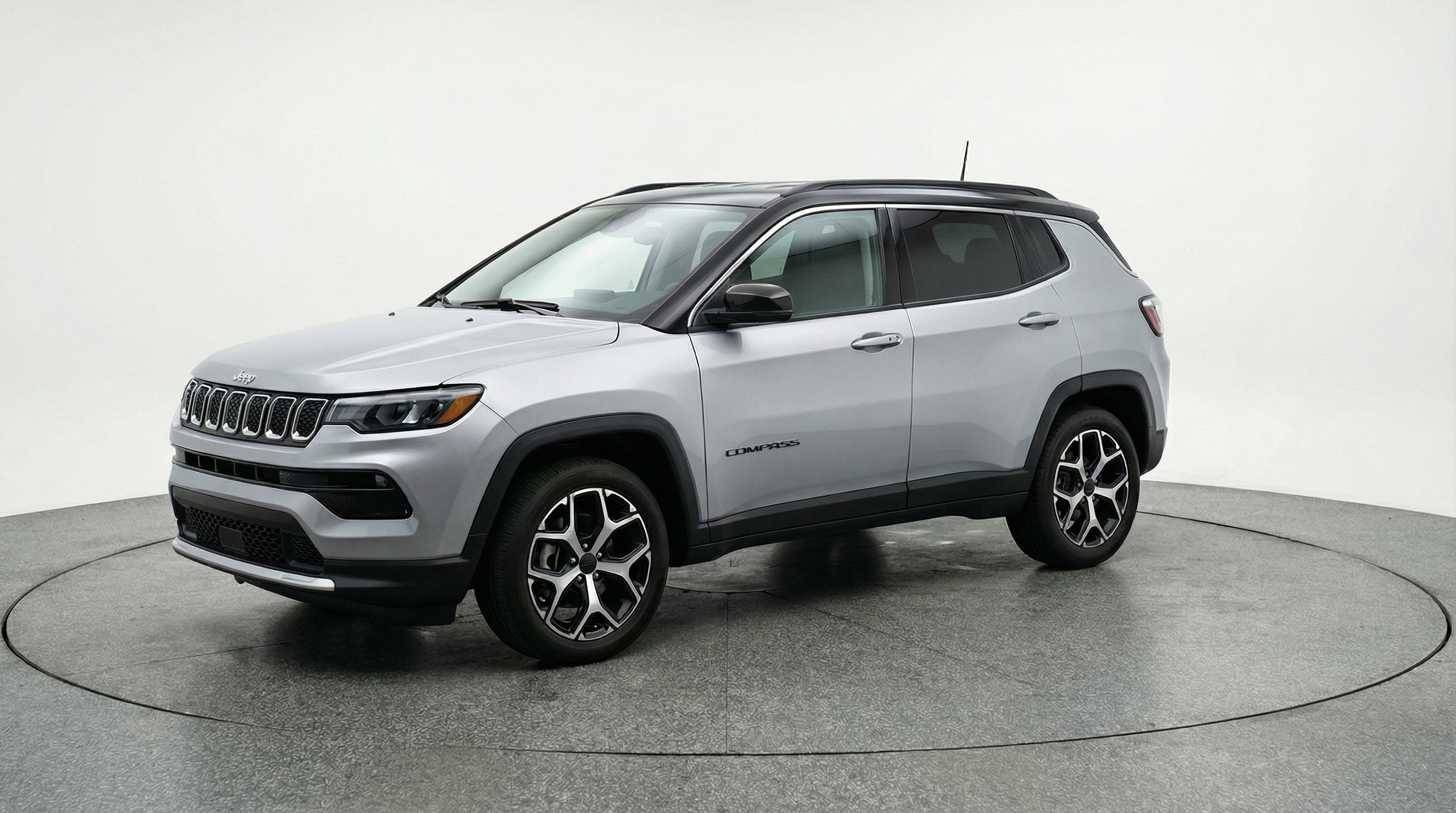 Used 2025 Jeep Compass Limited AWD/4WD image 3