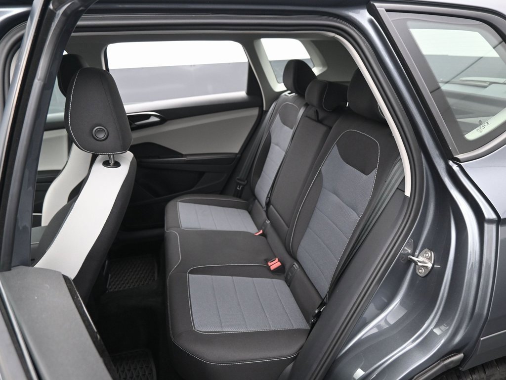 Used 2025 Volkswagen Taos S image 31