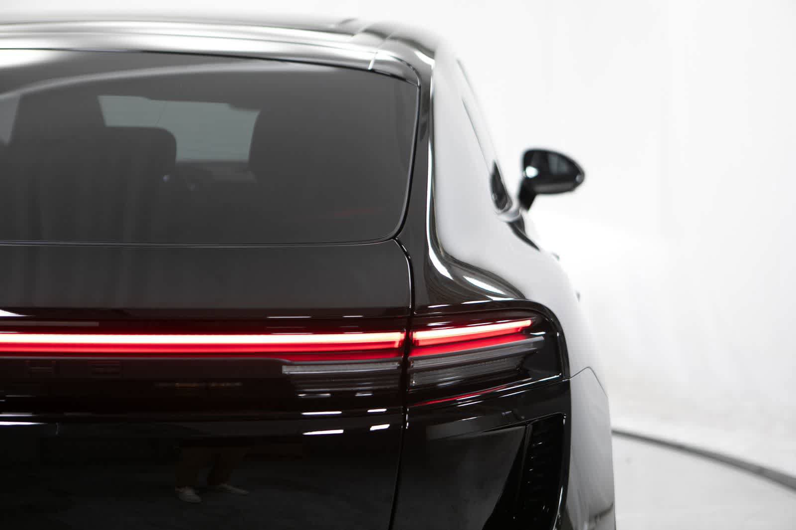 New 2026 Porsche Macan Turbo Electric AWD/4WD image 21
