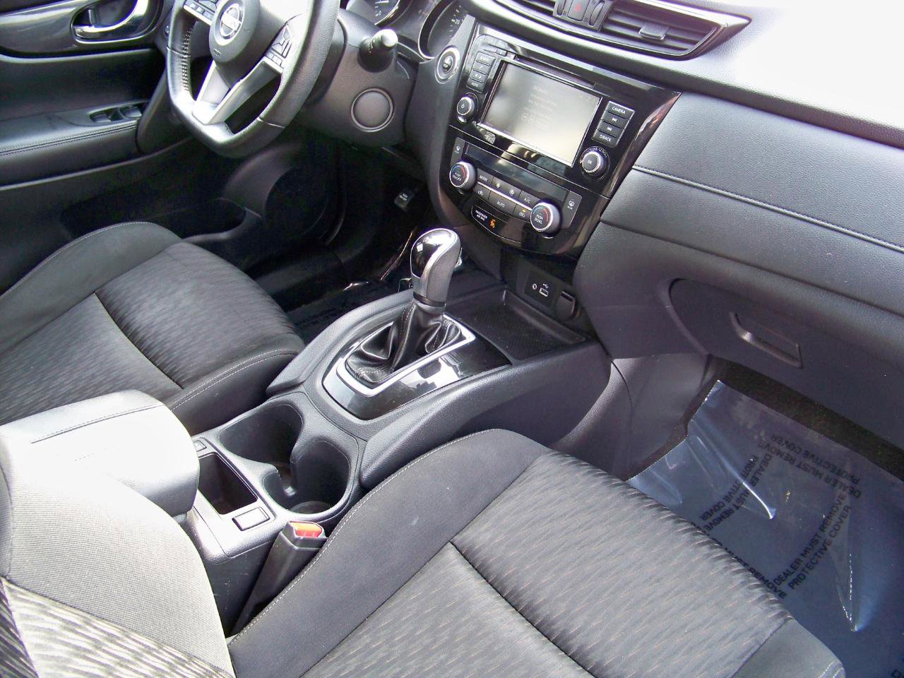 Used 2019 Nissan Rogue SV AWD/4WD image 17