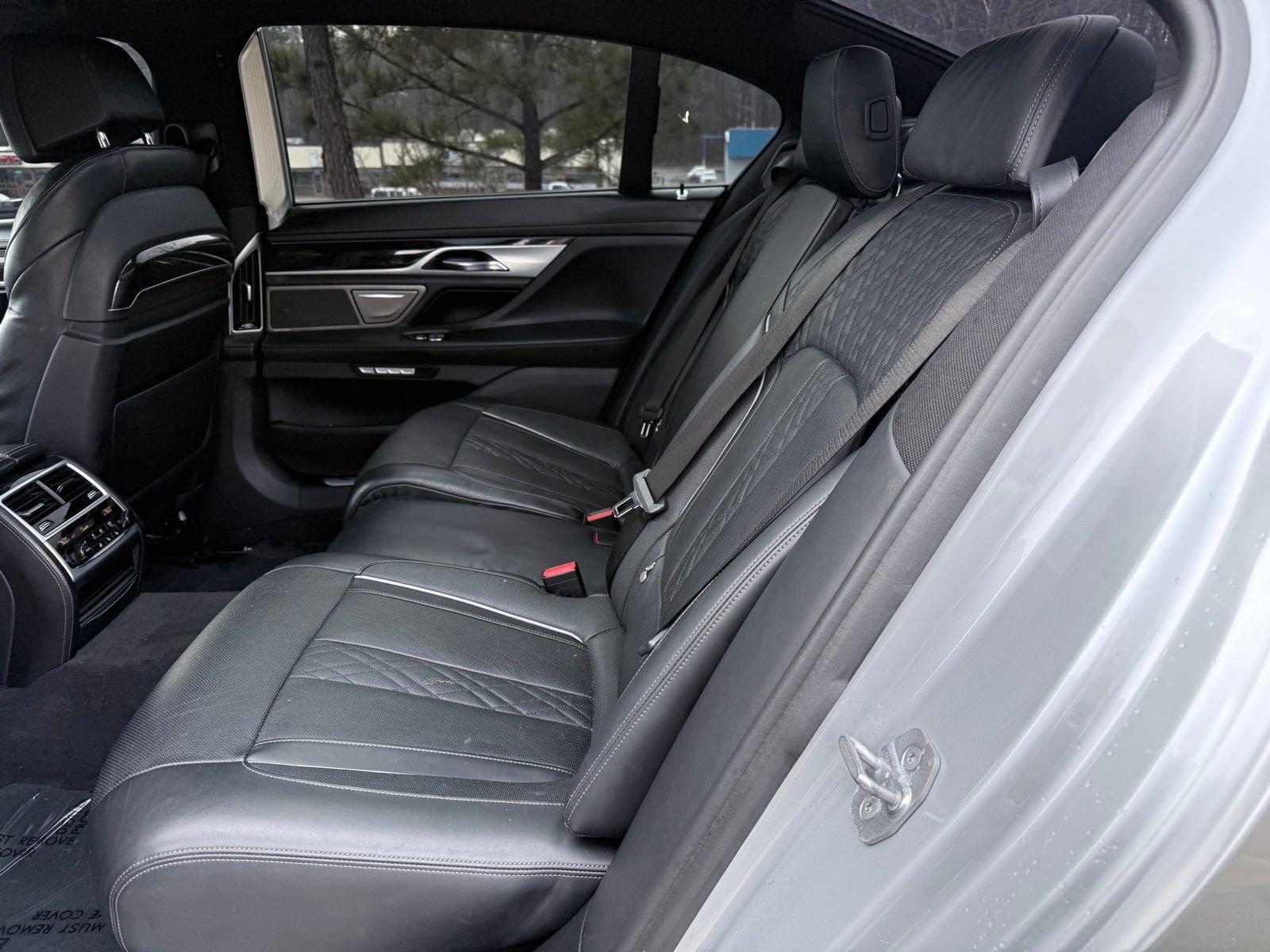 Used 2018 BMW 750i xDrive image 36