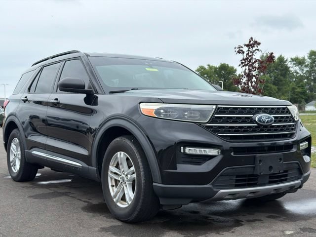 Used 2020 Ford Explorer XLT w/ Equipment Group 202A AWD/4WD image 1