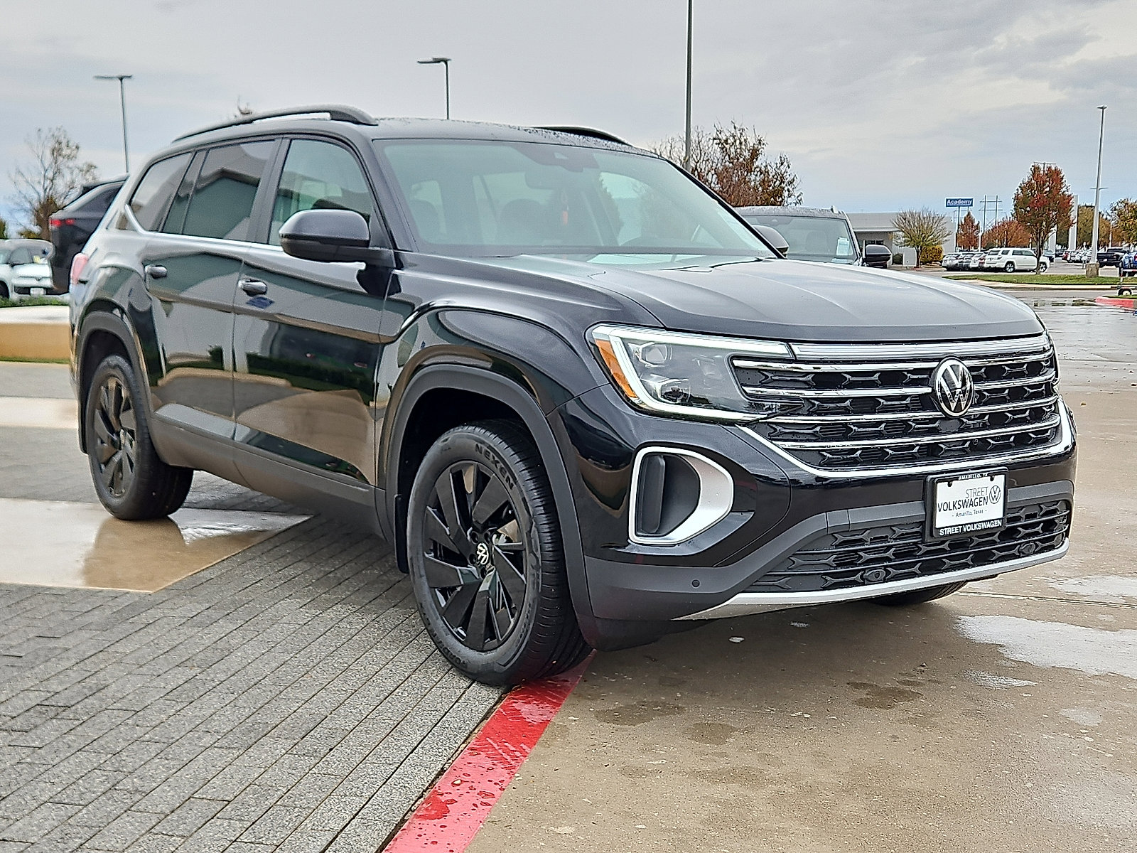 New 2026 Volkswagen Atlas SE image 4