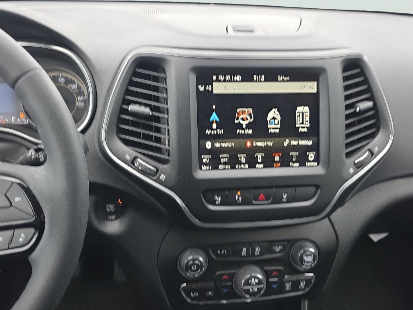 Used 2023 Jeep Cherokee Altitude Lux w/ Mopar Interior Package AWD/4WD image 30