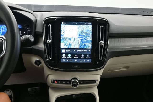 Used 2023 Volvo XC40 B5 Plus w/ Driver Assist Package AWD/4WD image 13