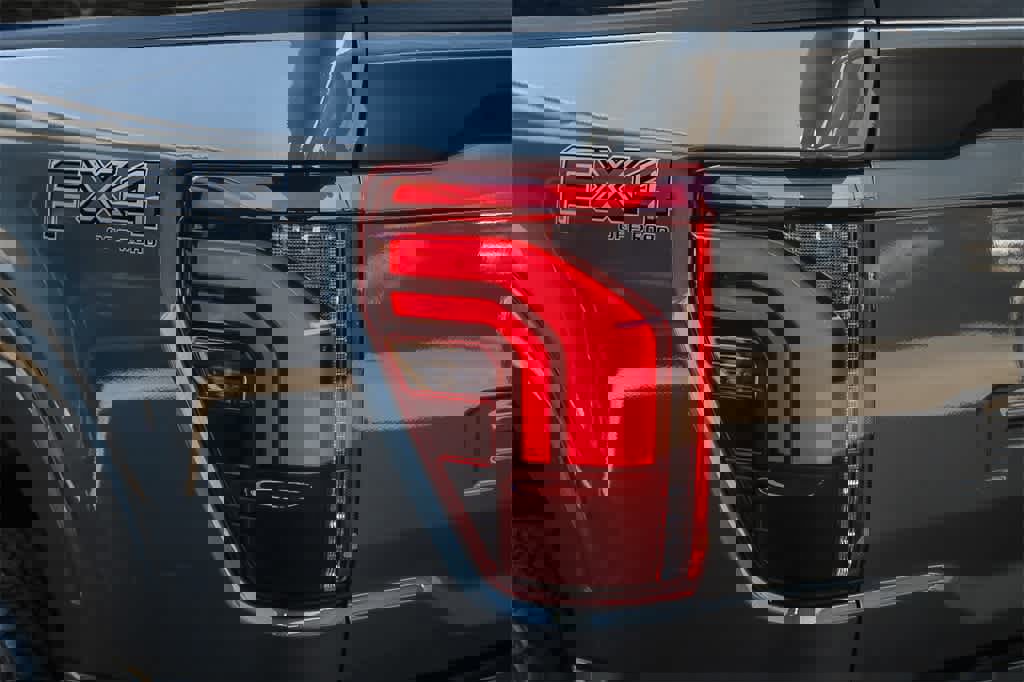 New 2025 Ford F150 Lariat w/ Equipment Group 501A Mid image 10