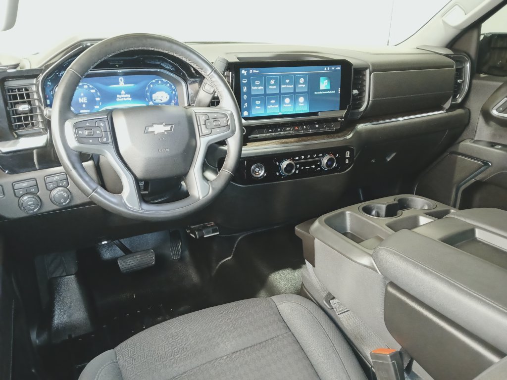 Used 2023 Chevrolet Silverado 1500 LT AWD/4WD image 8
