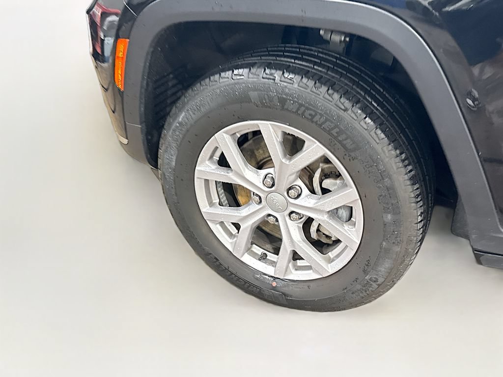 Used 2022 Jeep Grand Cherokee L Limited AWD/4WD image 34