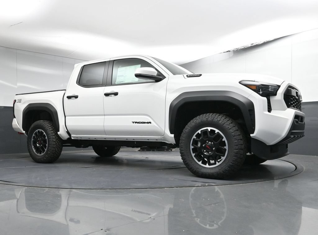Used 2025 Toyota Tacoma TRD Off-Road AWD/4WD image 28