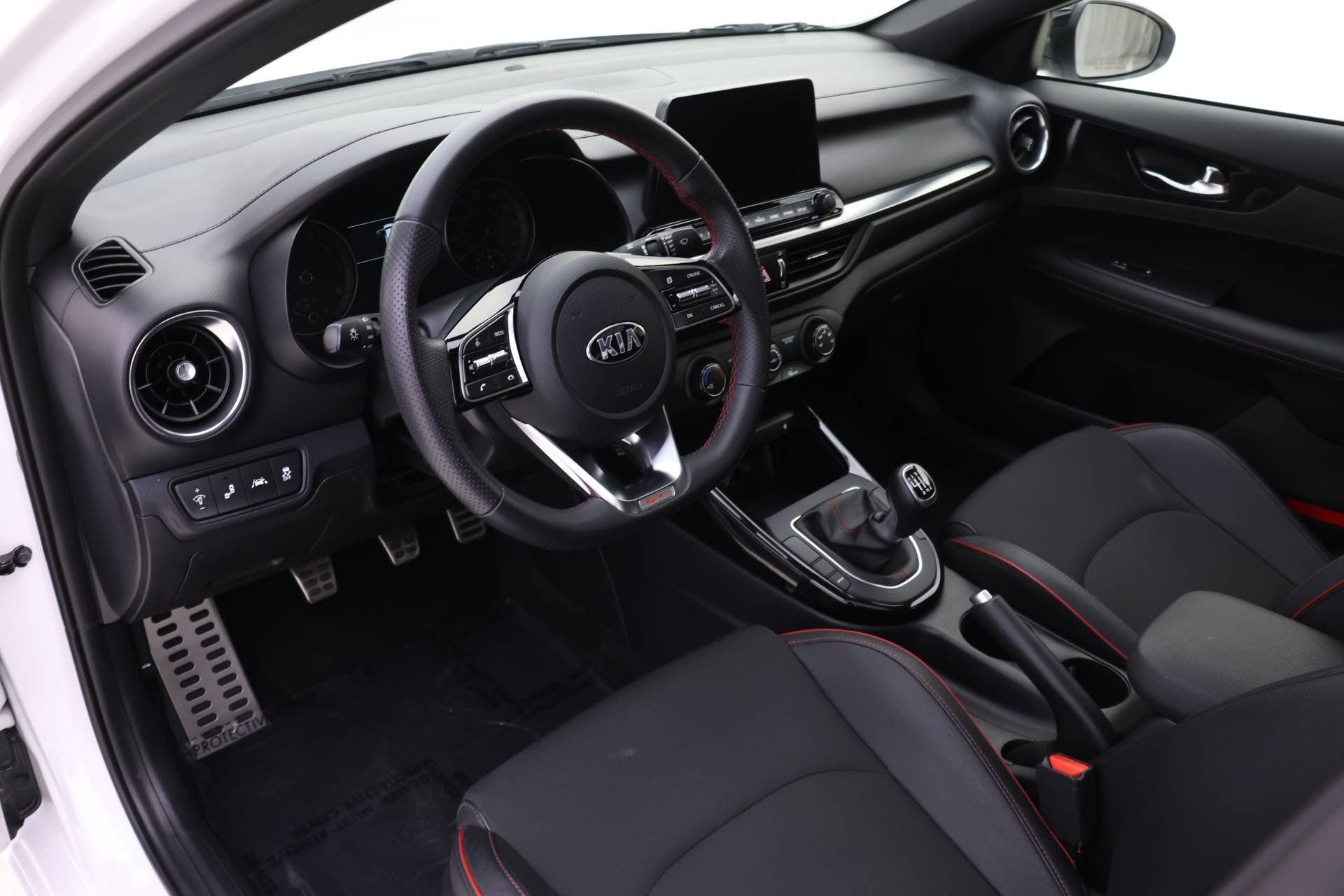 Used 2021 Kia Forte GT image 3