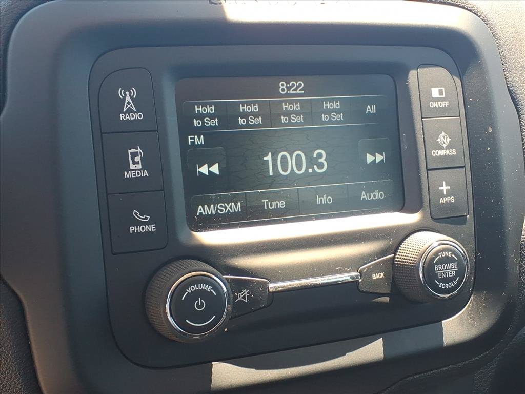 Used 2016 Jeep Renegade Latitude AWD/4WD image 5