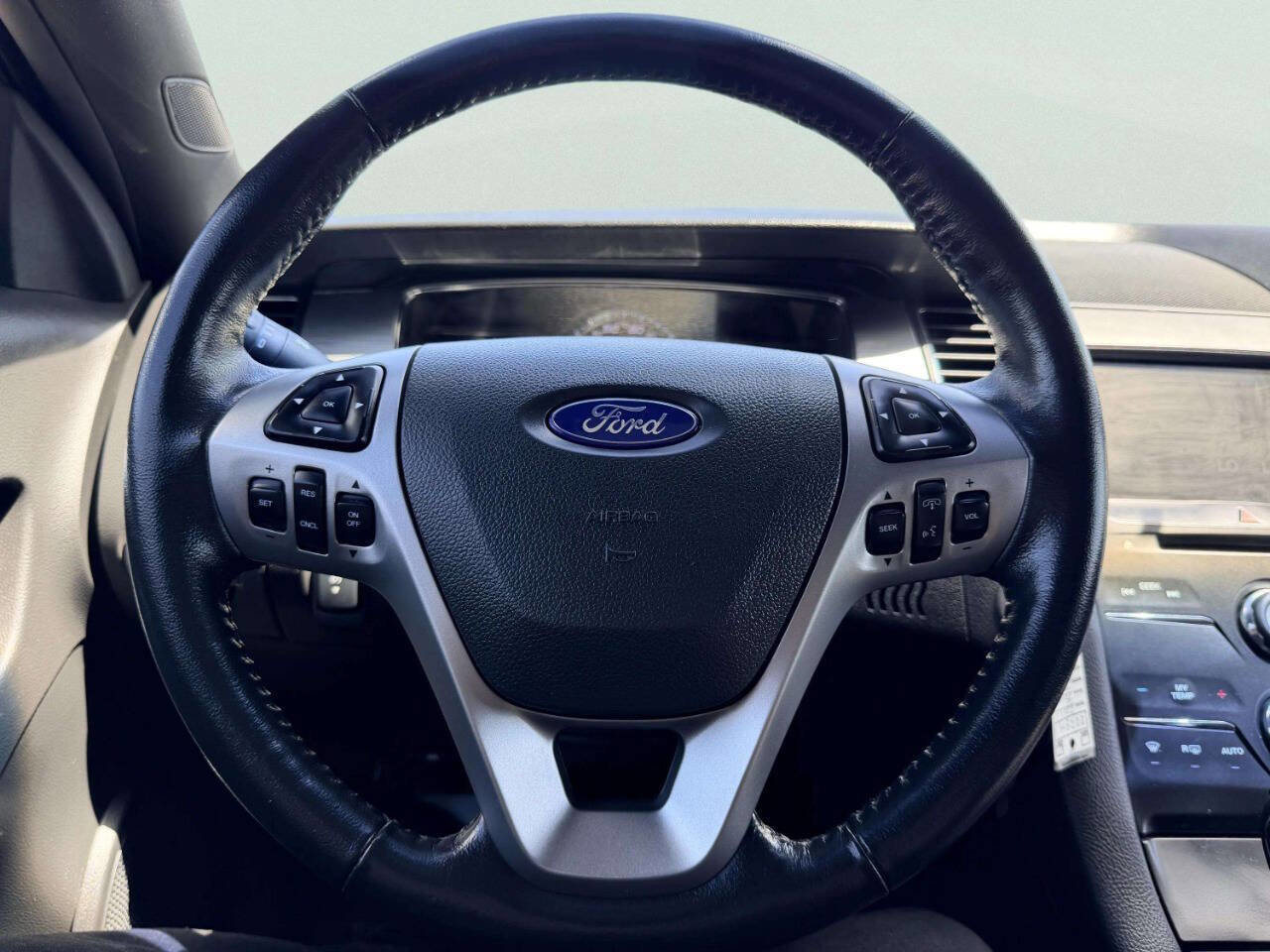 Used 2013 Ford Taurus SEL FWD image 31