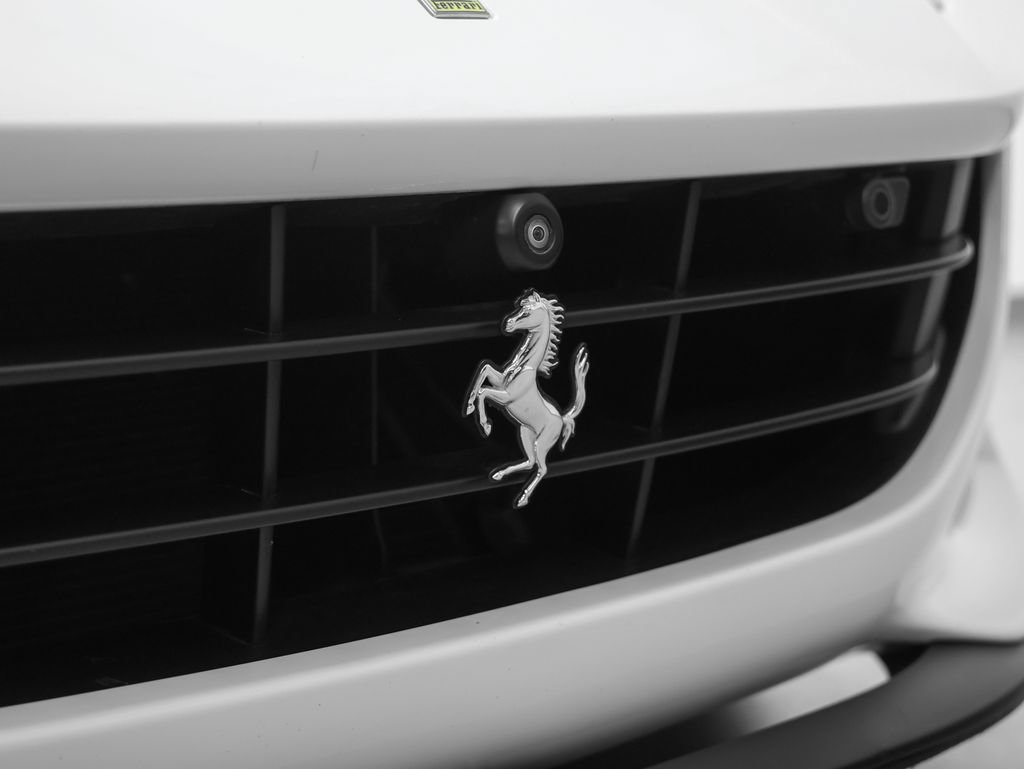 Certified 2019 Ferrari Portofino RWD image 6