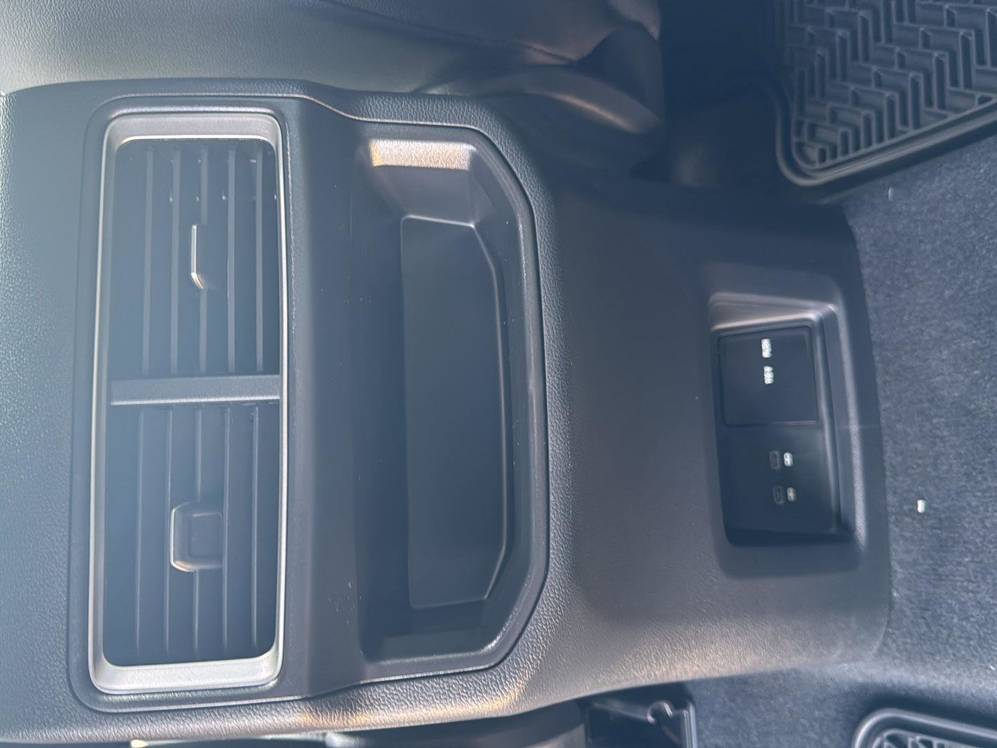 New 2026 Volkswagen Atlas Cross Sport SE image 24