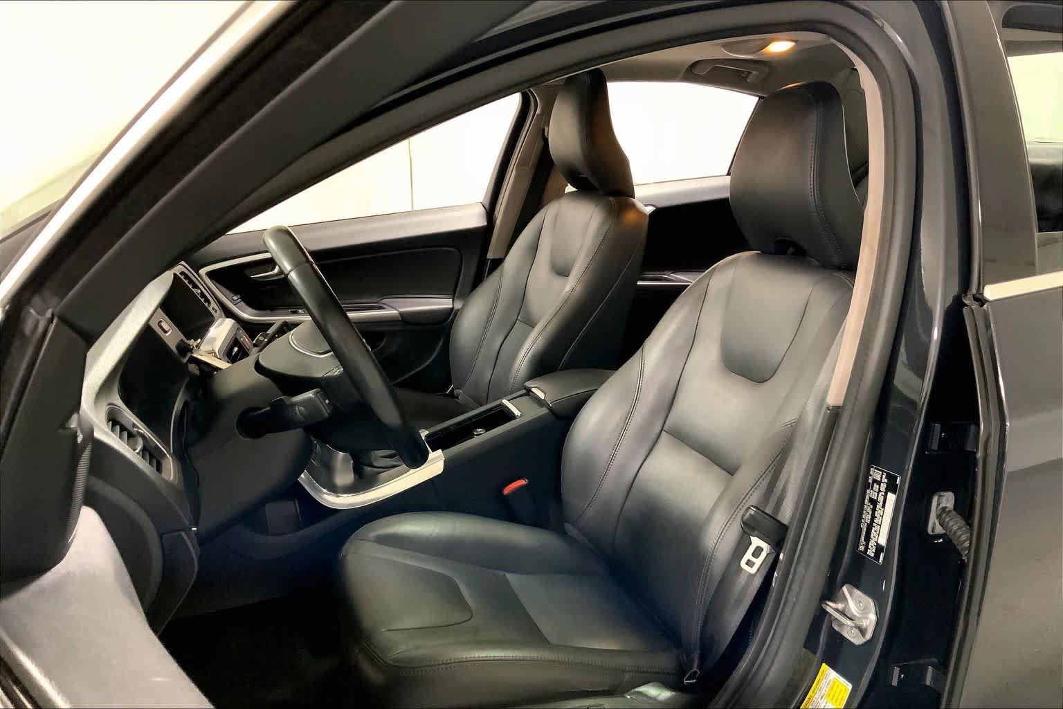 Used 2016 Volvo S60 T5 Premier image 7
