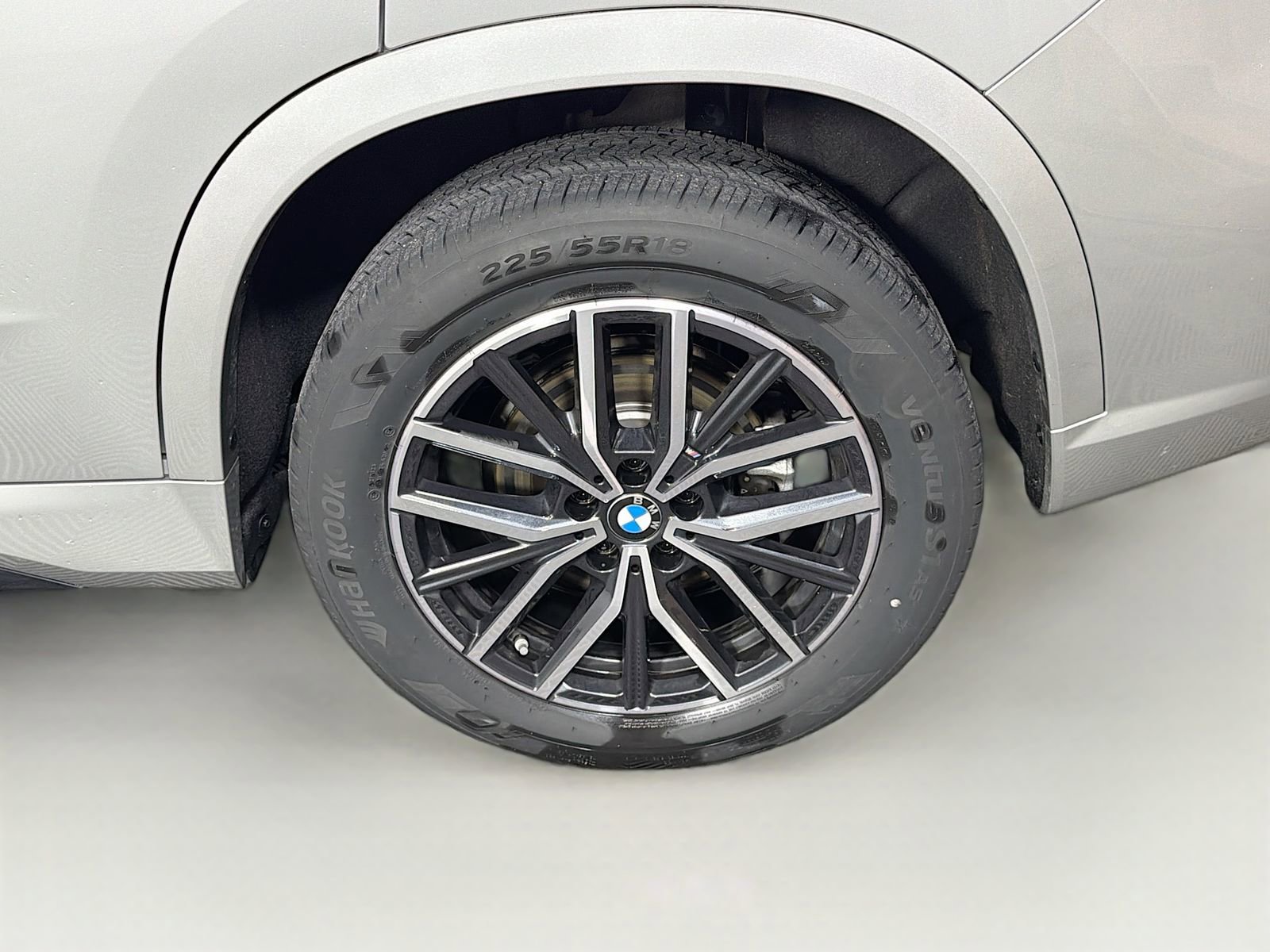 Used 2026 BMW X1 xDrive28i w/ M Sport Package AWD/4WD image 33