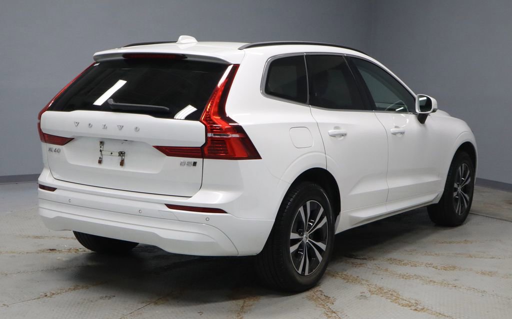 Used 2023 Volvo XC60 B5 Core AWD/4WD image 13