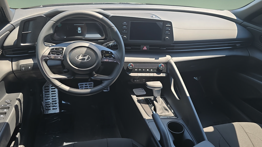 New 2026 Hyundai Elantra Sport FWD image 18