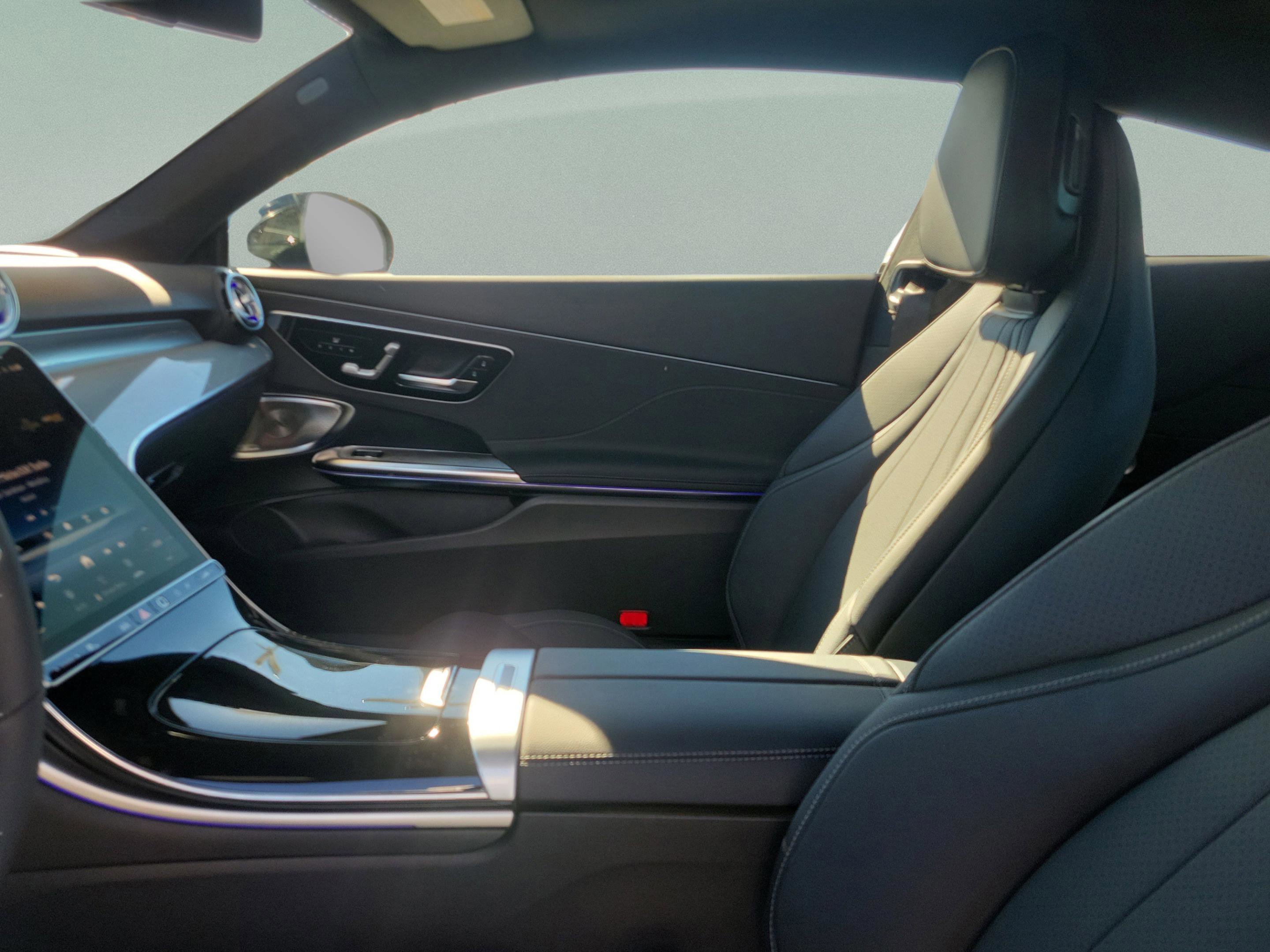 New 2026 Mercedes-Benz CLE 300 4MATIC Coupe image 19