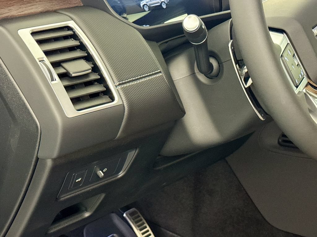 New 2026 Land Rover Discovery Dynamic SE AWD/4WD image 10