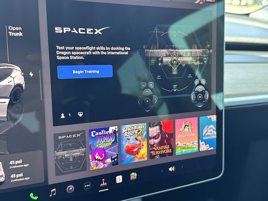 Used 2022 Tesla Model Y Performance AWD/4WD image 17
