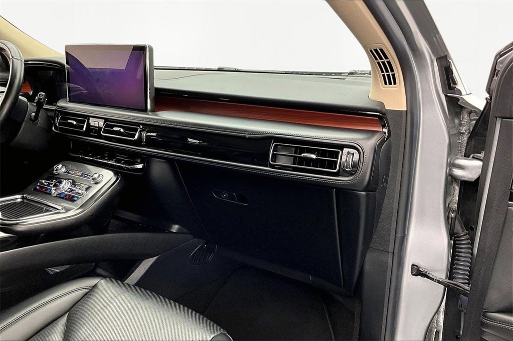 Used 2021 Lincoln Nautilus Reserve w/ Cargo Utility Package image 17