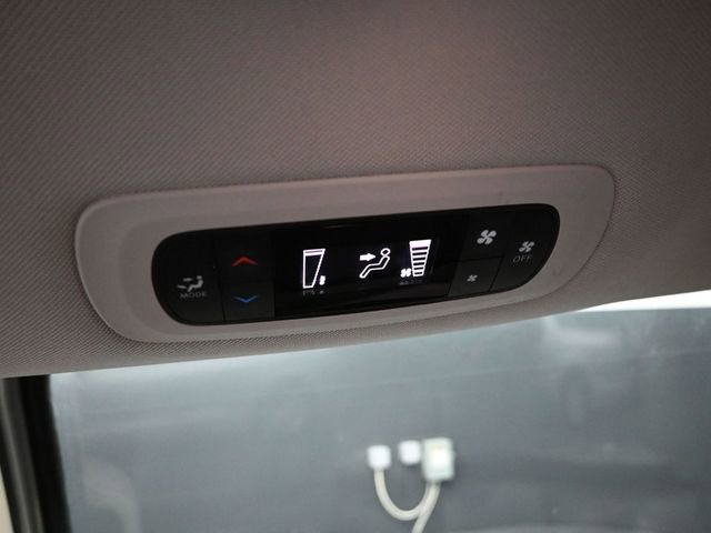 Used 2023 Chrysler Voyager LX FWD image 32