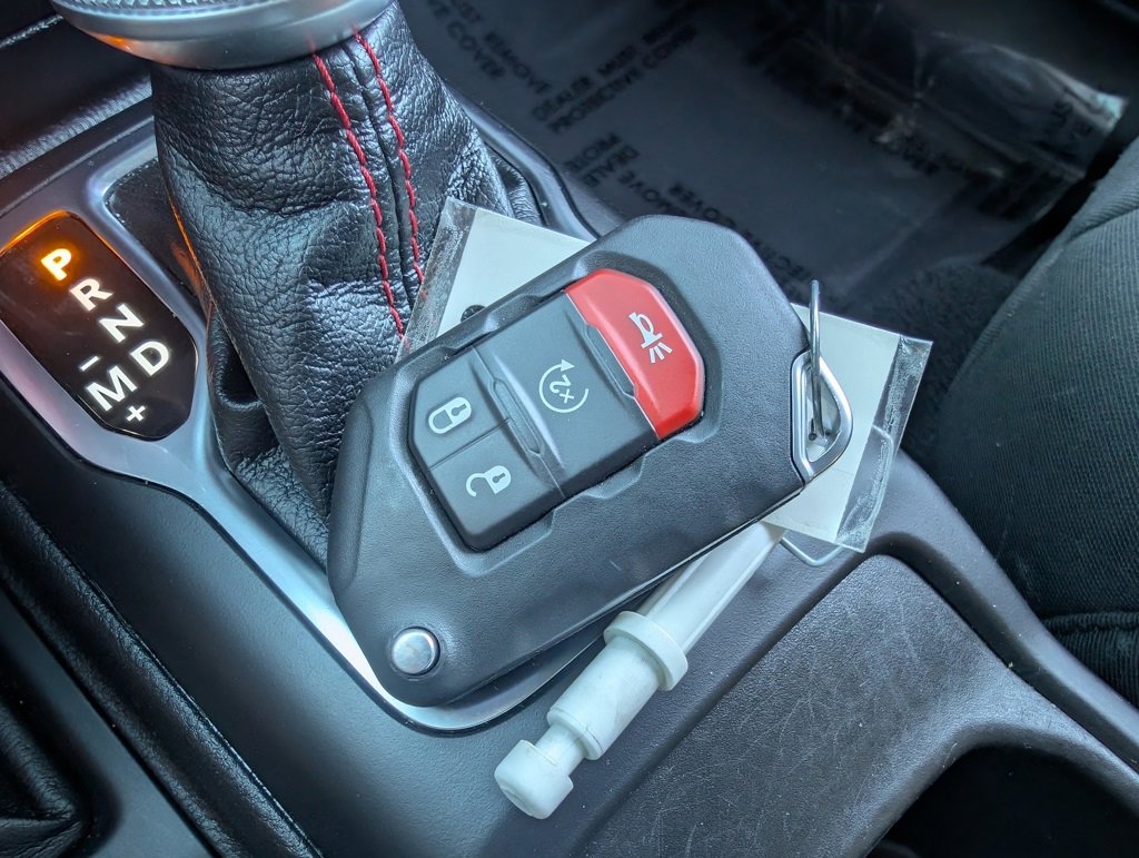 Used 2021 Jeep Wrangler Unlimited Rubicon w/ Xtreme Recon 35" Tire Package image 18