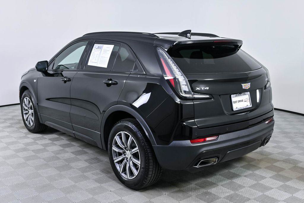 Used 2019 Cadillac XT4 Sport w/ Cold Weather Package FWD image 4