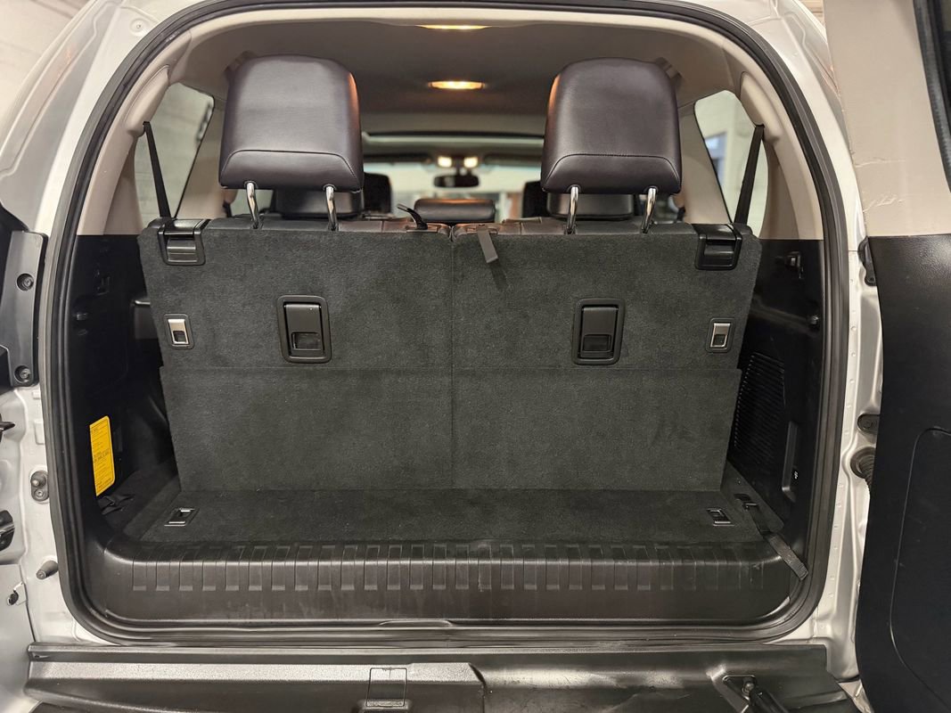 Used 2018 Lexus GX 460 Premium w/ Premium Package image 22