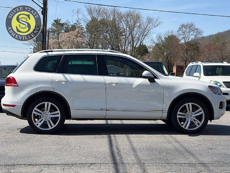 Used 2013 Volkswagen Touareg Executive image 7