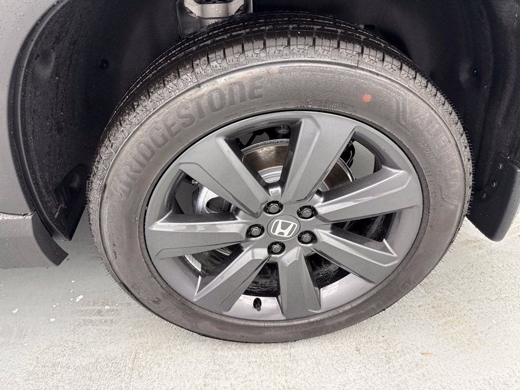 New 2026 Honda Pilot Sport image 6