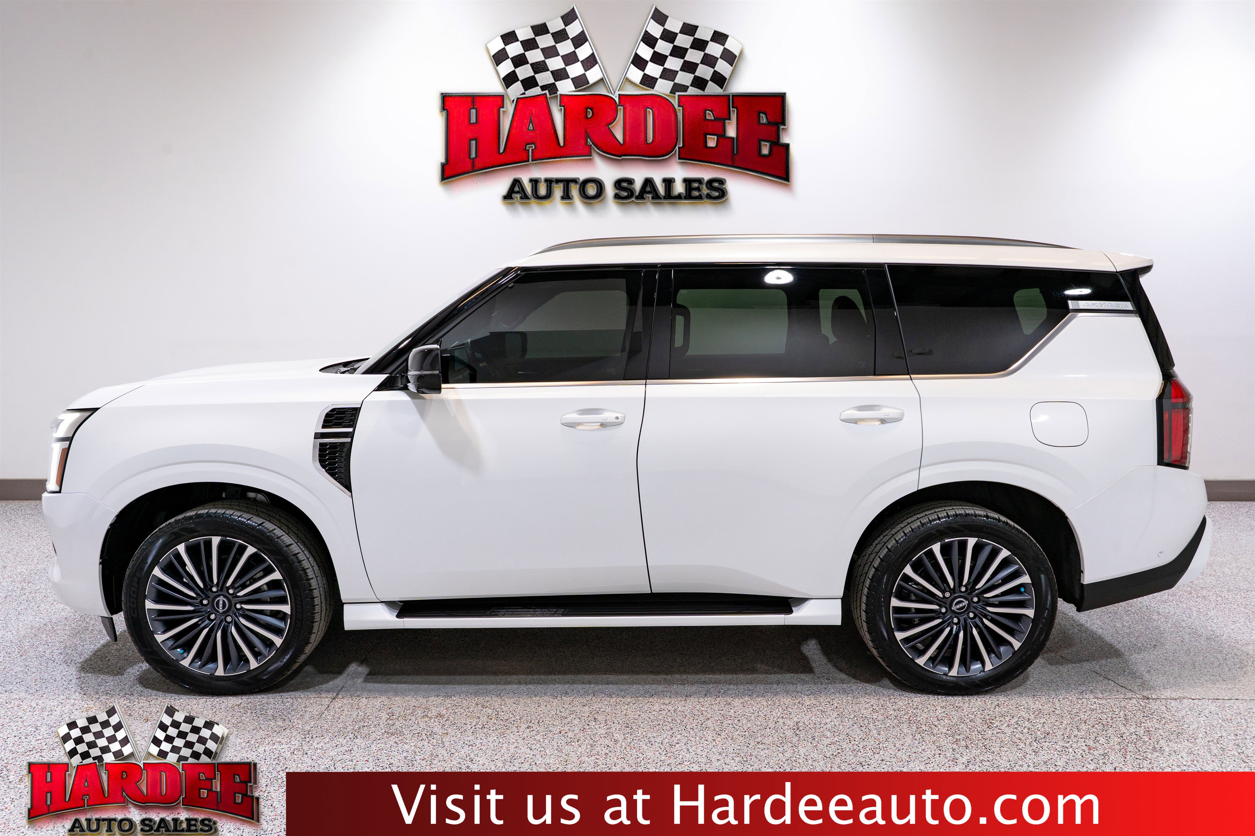 Used 2025 Nissan Armada Platinum Reserve AWD/4WD image 1