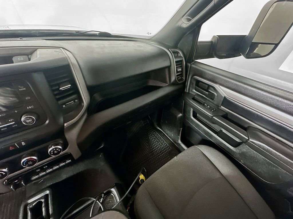 Used 2021 RAM 5500 Tradesman image 9